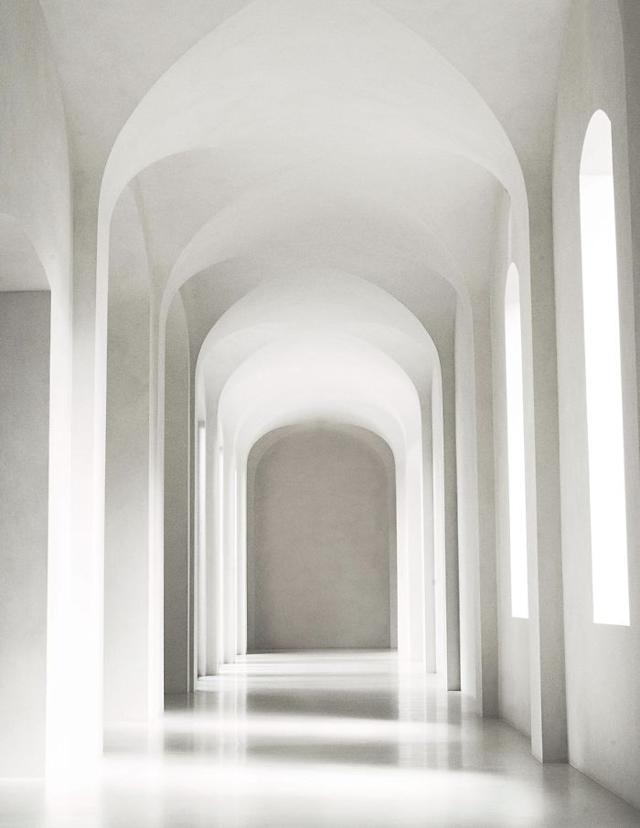 Kim Kardashian's Minimalist Home: A Surprisingly Serene Sanctuary