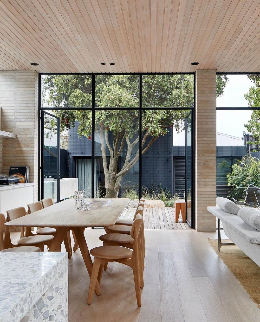 Embrace the Shadow: Unveiling the Allure of the Dark Minimalist Home Embrace the Shadow: Unveiling the Allure of the Dark Minimalist Home